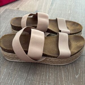 Madden Girl Women's Beige Platform Raffia Espadrille Sandals size 8